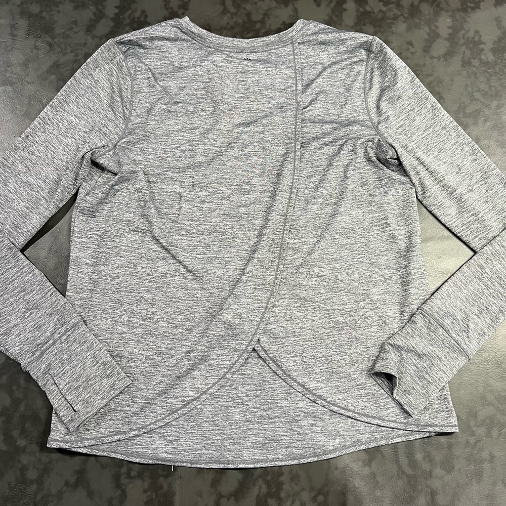 ATHLETA Sun Lover Split Back Tulip UPF Long Sleeve Thumb Hole Gray Top Size M